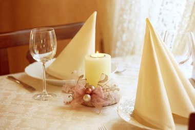 zarif masa dekorasyonu