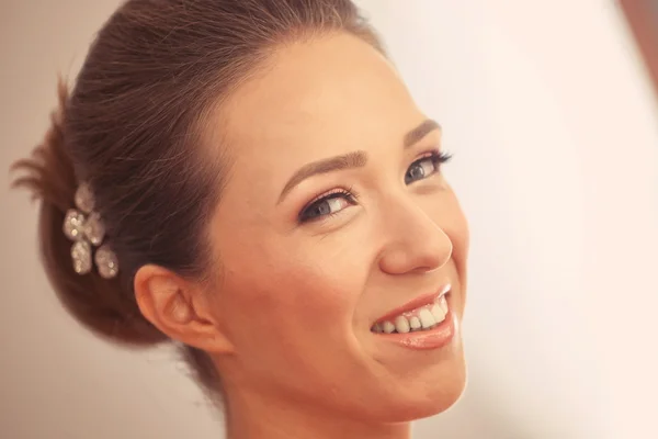 Beautiful young women posing with professional makeup on — Stock Photo, Image