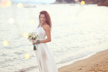 plajda sarışın gelin