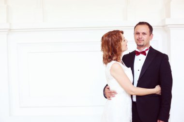 Güzel gelin ve Damat Düğün günü kutluyor