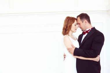 Güzel gelin ve Damat Düğün günü kutluyor