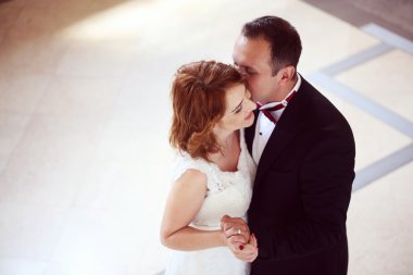 Güzel gelin ve Damat Düğün günü kutluyor