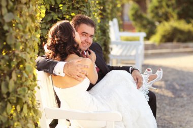 Güzel gelin ve Damat Düğün günü şehirde kutluyor