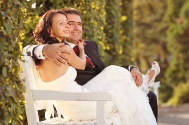 Güzel gelin ve Damat Düğün günü şehirde kutluyor