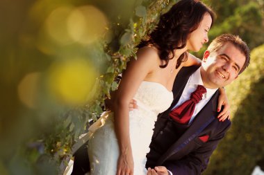 Güzel gelin ve Damat Düğün günü şehirde kutluyor