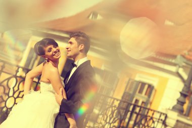 Güzel gelin ve Damat Düğün günü şehirde kutluyor