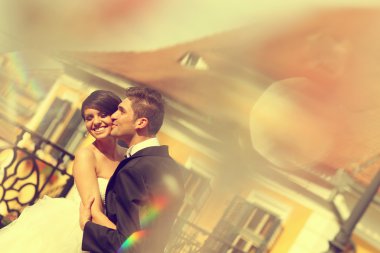 Güzel gelin ve Damat Düğün günü şehirde kutluyor