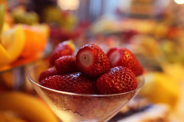 Deliziose fragole in vetro — Foto Stock