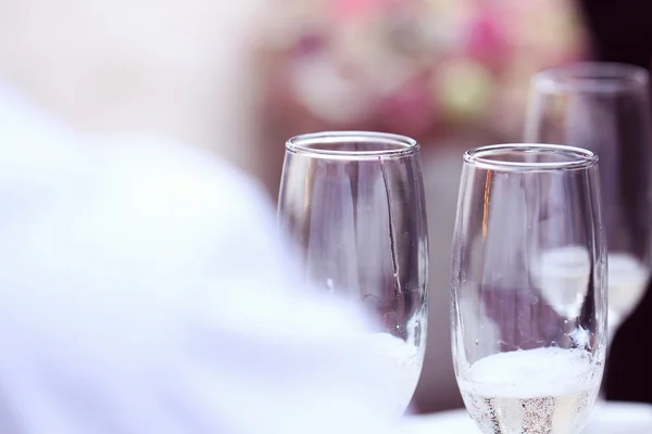 Primo piano con bicchieri di champagne — Foto Stock