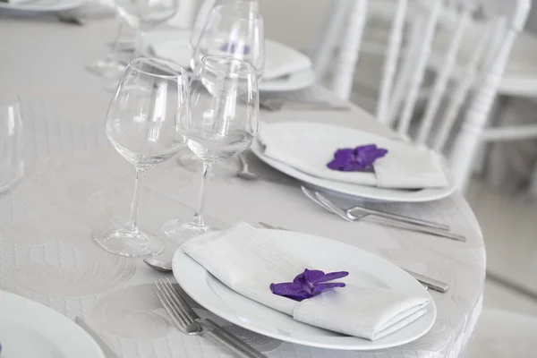 Elegant wedding table arrangement — Stock Photo, Image