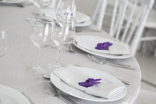 Arranjo de mesa de casamento elegante — Fotografia de Stock