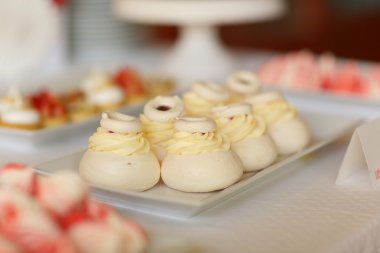 Bir şeker büfesi ile çok çeşitli şekerler