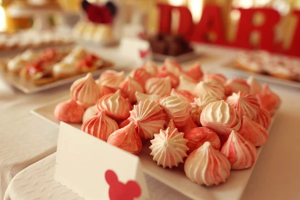 Ein Bonbonbuffet mit einer großen Auswahl an Bonbons — Stockfoto