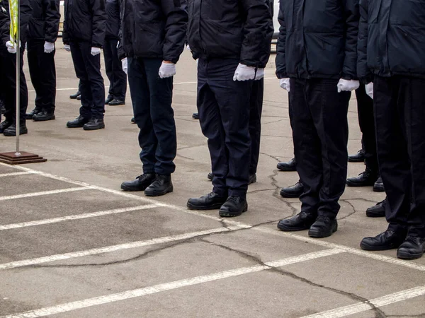 Skupina Vojáků Stojící Cvičišti Pohled Policisty Nebo Vojáky Černých Uniformách — Stock fotografie