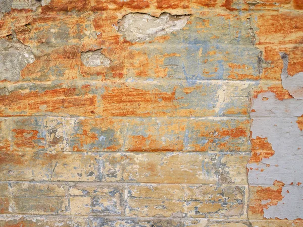 Vista Laterale Muro Mattoni Colorati Diversi Strati Vernice Sono Staccati — Foto Stock
