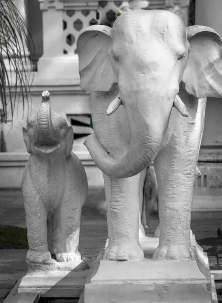 Sculpture d'éléphants à Katmandou, Népal — Photo