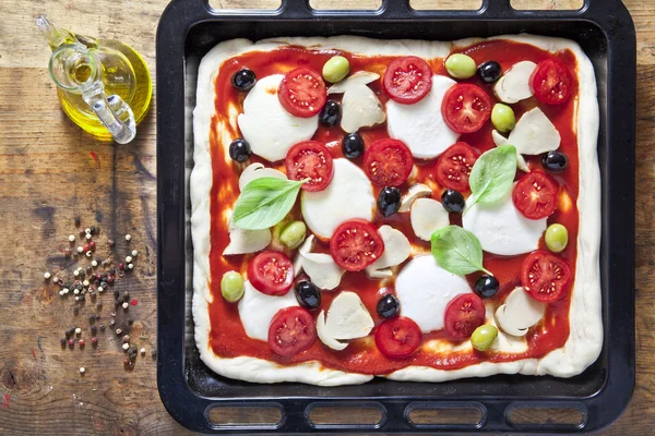 Pizza végétarienne italienne classique et saine avec mozzarella, mushro — Photo