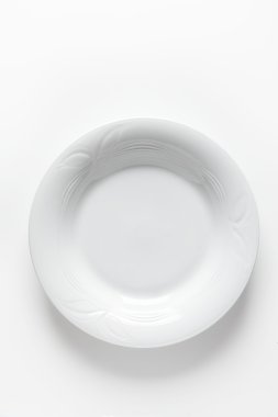 Beyaz plaka beyaz üzerine izole