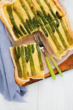 kuşkonmaz ile pasta. Fransız geleneksel kek