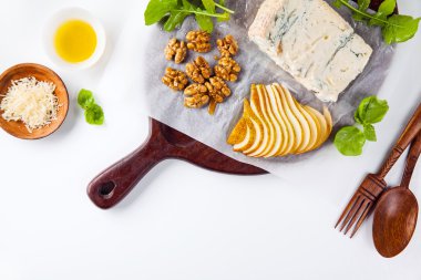 hors doeuvres gorgonzola, roka, ceviz ve armut