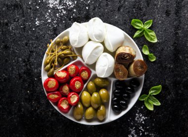 pletter meze yeşil zeytin, Siyah Zeytin, Kapari, buffalo