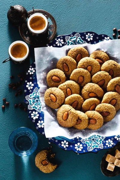 Турецьке Печиво Мигдалями Кавою Столі — стокове фото