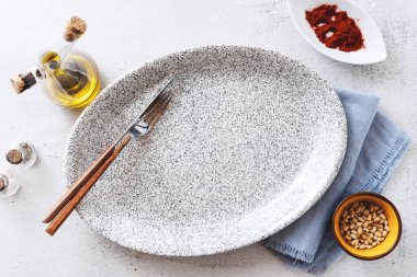 Servis için boş oval tabak veya boşluk kopyala