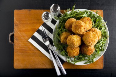 arancini peynir ile