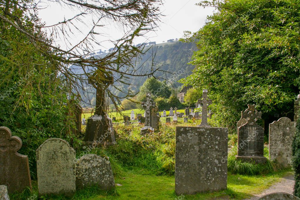 Ireland Glendalough Monastic Cemetery (en inglés). Antiguas marcas de