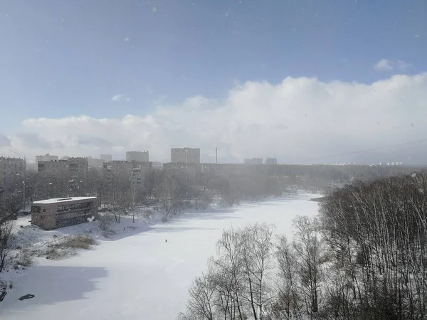 Зимний Пейзаж Лес Замерзшая Река — стоковое фото