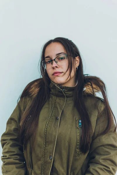 Girl Glasses Brown Jacket Hat Jeans Posing — Stock Photo, Image