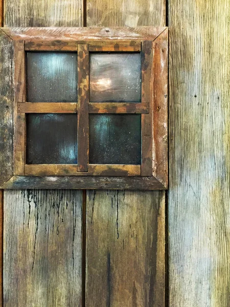 eski ahşap pencere