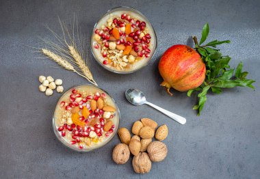 Geleneksel lezzetli Türk tatlıları; Ashura (Emin)