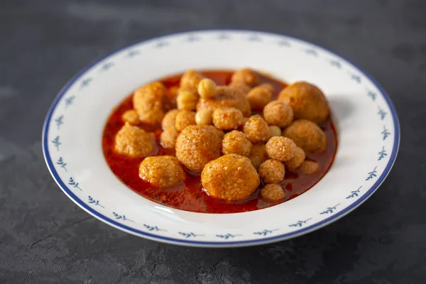 Traditional delicious Turkish foods; Bulgur soup (Anali Kizli, icli kofte) — Stock Image Traditional Delicious Turkish Foods Bulgur Soup Anali Kizli Icli Kofte Stock Photo