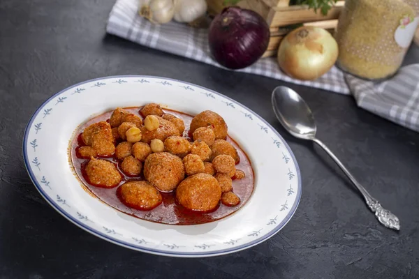Traditional delicious Turkish foods; Bulgur soup (Anali Kizli, icli kofte) — Stock Image Traditional Delicious Turkish Foods Bulgur Soup Anali Kizli Icli Kofte Stock Photo