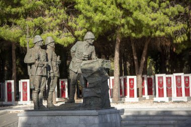 Çanakkale, Türkiye - 16 Ekim 2020: Çanakkale Şehitleri Anıtı, Gelibolu Muharebesi 'ne katılan Türk askerlerinin anısına düzenlenen bir savaş anıtıdır..