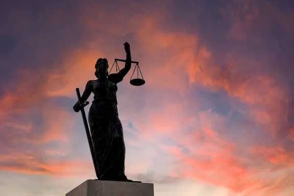 Turquia Izmir Cesmealti Estátua Bronze Justiça — Fotografia de Stock