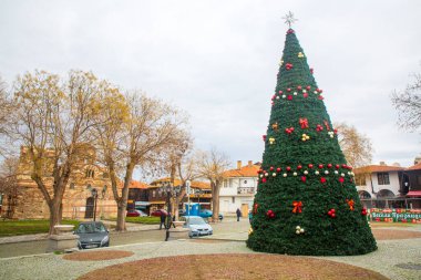 Nessebar, Bulgaristan, 21 Aralık 2024, Bulgaristan 'ın Nessebar kentinin geleneksel caddesi