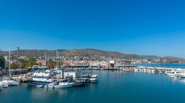 Urla - Türkiye, 23 Eylül 2025, İzmir 'in Urla ilçesinin hava aracı görüntüsü, Türkiye' nin üçüncü büyük kenti. Iskele - Urla - Türkiye