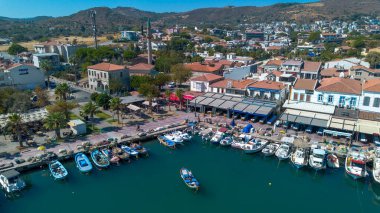 Urla - Türkiye, 23 Eylül 2025, İzmir 'in Urla ilçesinin hava aracı görüntüsü, Türkiye' nin üçüncü büyük kenti. Iskele - Urla - Türkiye