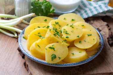 A plate of boiled potatoes