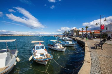 Ayvalik - Türkiye, 03 Ekim 2025, Ayvalik kıyı şeridinden deniz manzarası