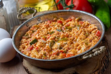 Türk geleneksel erkek yemekleri yumurta, biber ve domatesle yapılır