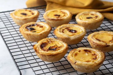 Tipik Portekiz kremalı tartları - 