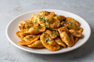 Hingel manti ve patates çok lezzetli.