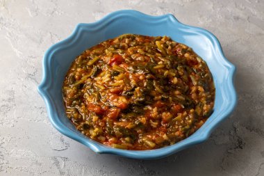 Geleneksel Türk mutfağı purslane yemeği (Türkçe adı; semizotu yemegi)