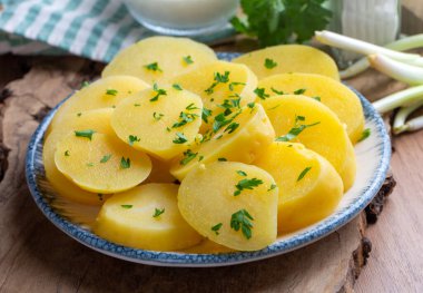 A plate of boiled potatoes