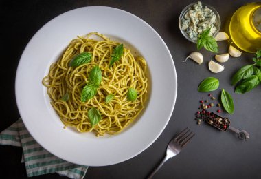 Trofie al Pesto - Spaghetti pasta with pesto sauce