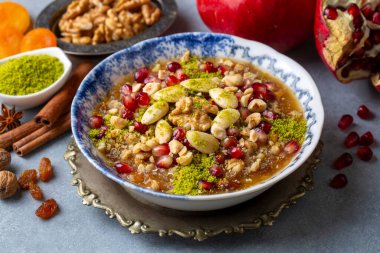 Geleneksel lezzetli Türk tatlıları; Ashura (Emin)