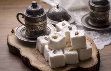 Geleneksel Türk hazzı; Sultan hazzı (Türkçe adı: Sultan lokumu))